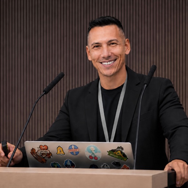 Dr. Anton Cáceres